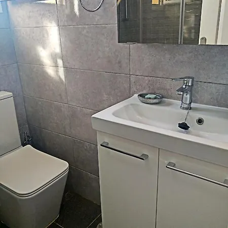 2 Bedroom Bright Tenerife *
